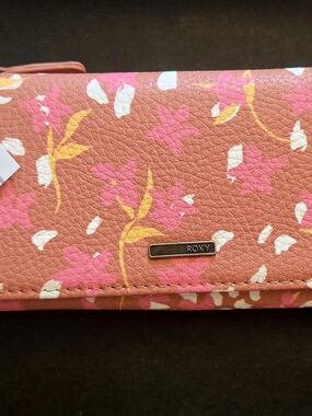 Roxy Hazy Daze Floral Wallet in Coral Pink